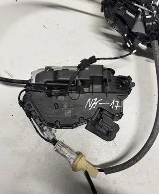 Seat Tarraco Front door lock 5NA972296C