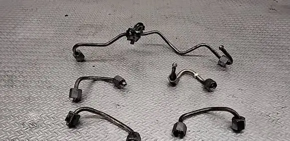 Citroen C-Crosser Fuel injector supply line/pipe 