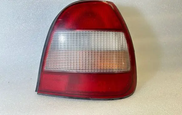 Nissan Sunny Rear/tail lights 22063324