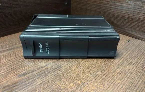Peugeot 407 CD/DVD changer 9647427980 PU2590A