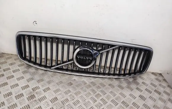 Front bumper upper radiator grill