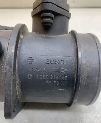 Volvo S60 Mass air flow meter 0280218108 8670112