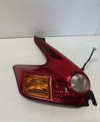 Nissan Juke I F15 Rear/tail lights 010200E4