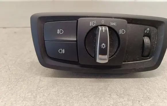 BMW X1 F48 F49 Light switch 18347910 187052019 6847524