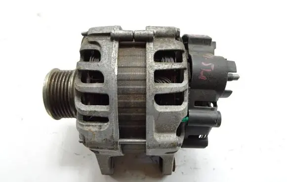 Renault Clio IV Generator/alternator 2714146A 231008918R 2118163948