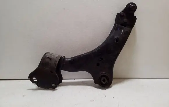 Volvo XC60 Front lower control arm/wishbone 8G9N3A053A