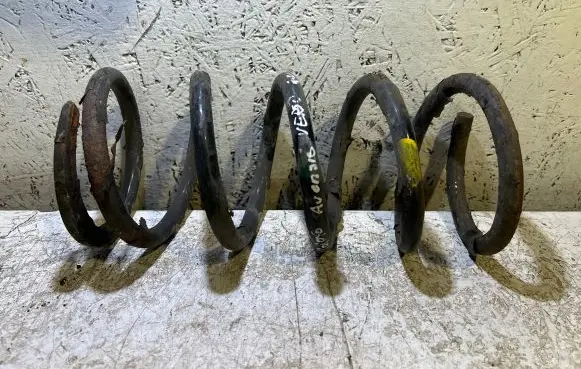 Toyota Avensis Verso Rear coil spring