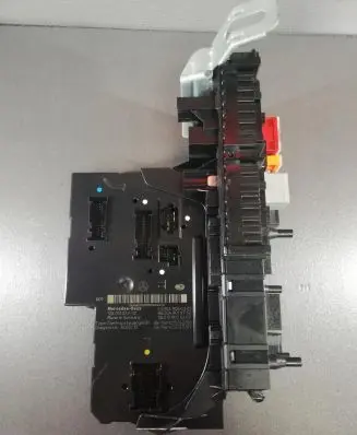 Mercedes-Benz C W204 SAM control unit A2049060305