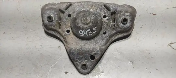 Coil spring mount