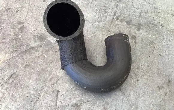 Peugeot 607 Intercooler pipe mounting bracket 07046A765