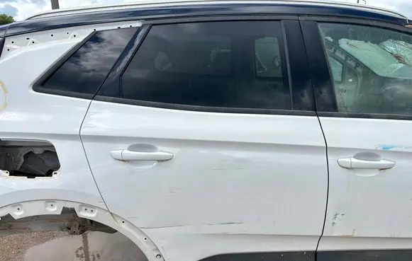 Opel Grandland X Rear door
