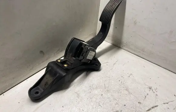 Hyundai Santa Fe Accelerator throttle pedal BDT0548A