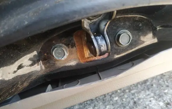 Nissan Murano Z50 Rear door check strap stopper