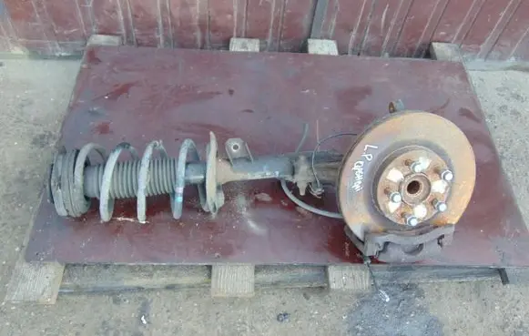 Nissan Qashqai Front wheel hub spindle knuckle