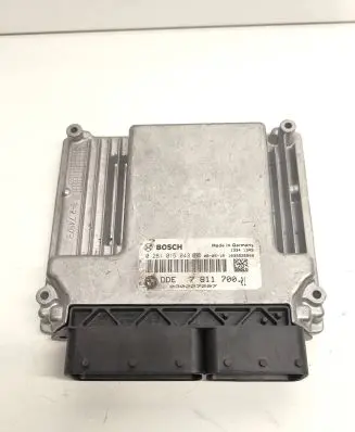 BMW 5 E60 E61 Engine control unit/module 7811700 0281015043