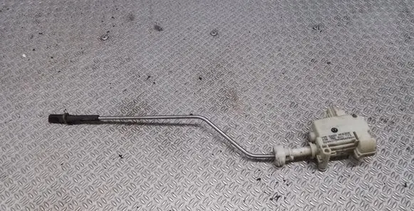 Volkswagen PASSAT B6 Central locking motor ZSB3C0810773
