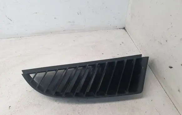 Mitsubishi Colt Front bumper upper radiator grill 127774 MN127774