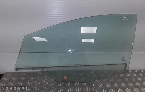 Ford Fiesta Front door window glass four-door 8A61A21411A