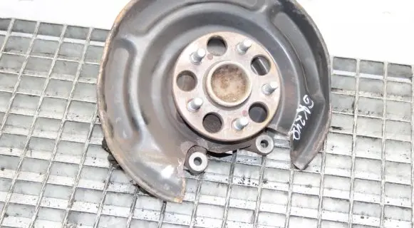 Lexus CT 200H Rear wheel hub