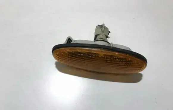 Mazda 323 Front fender indicator light 0464120 046-4120