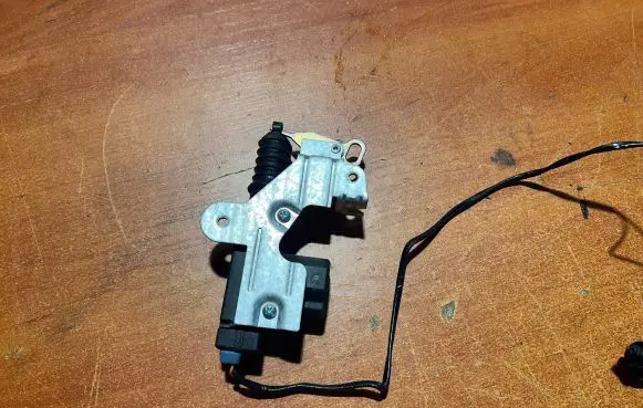 Ford Fiesta Tailgate boot lock/latch motor 96FG432A98AB