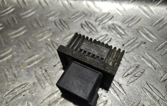Renault Scenic I Glow plug pre-heat relay