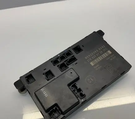 Mercedes-Benz CLS C219 Door control unit/module 2198200126 A2198200126
