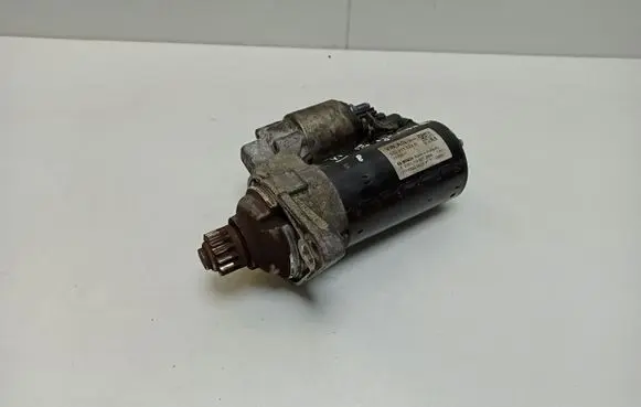 Volkswagen Golf VI Starter motor 02Z911024H