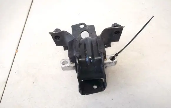 Skoda Fabia Mk2 (5J) Engine mount bracket