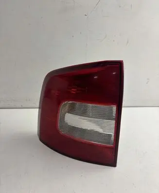 Skoda Octavia Mk2 (1Z) Rear/tail lights 1Z9945095A 1Z9945257