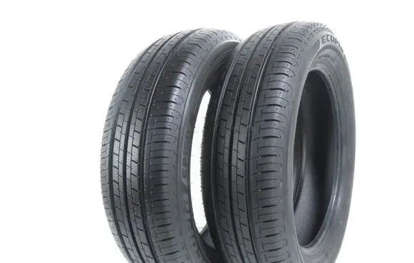 Volkswagen Golf V R16 summer tire 