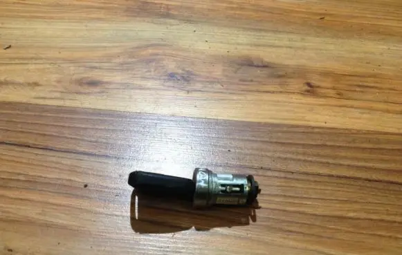 Ford Mondeo MK II Ignition lock d07ka
