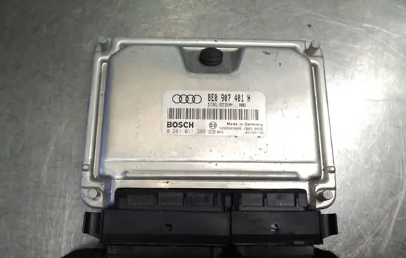 Audi A6 S6 C5 4B Engine control unit/module 8E0907401H 0281011388