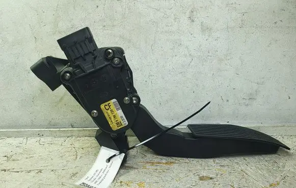 Opel Signum Accelerator throttle pedal 9186725