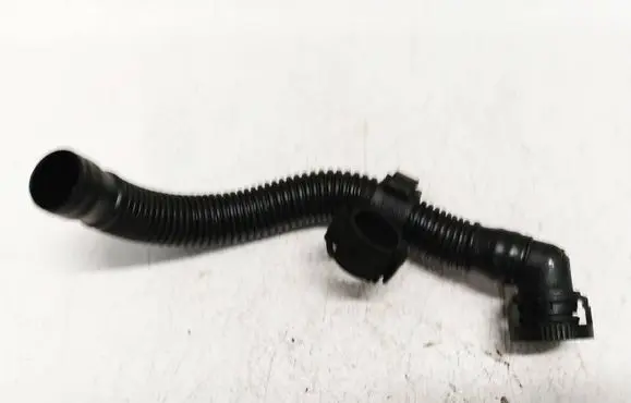 Volkswagen Touran I Breather hose/pipe 