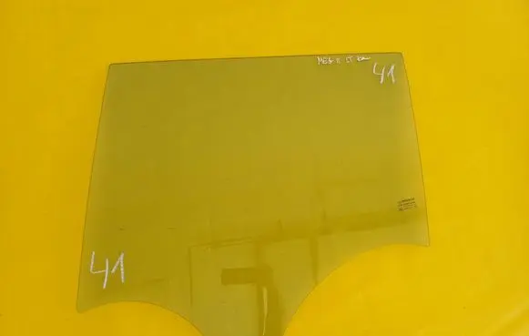 Renault Megane II Rear door window glass