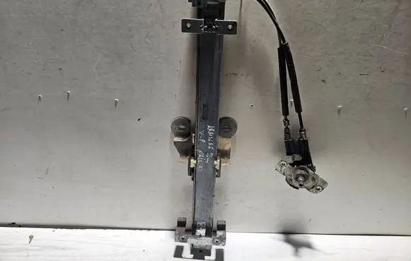 Chrysler Voyager Front door manual window regulator