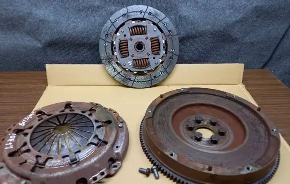 Citroen Berlingo Clutch set kit 124037610 9639780410 LZ2