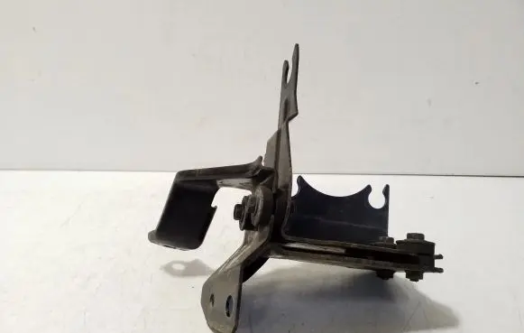 Nissan X-Trail T32 ABS pump bracket 