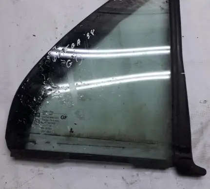 Opel Omega B1 Rear vent window glass 