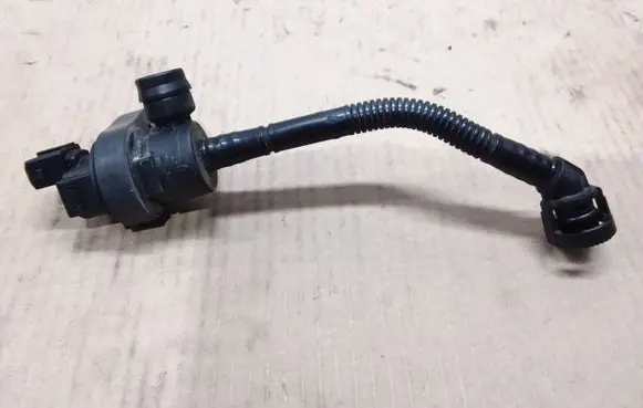 BMW 3 E46 Vacuum valve 7512581 7512576