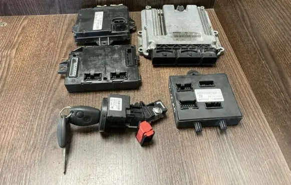 Opel Vivaro Engine control unit/module 0281031363 237103984R