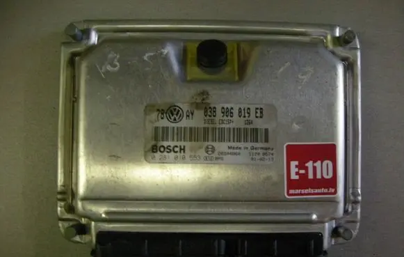 Volkswagen PASSAT B5 Engine control unit/module 038906019EB