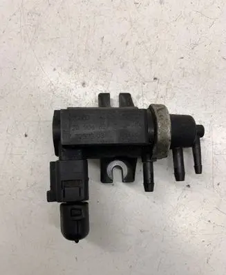 Volkswagen Touareg I Turbo solenoid valve 1J0906627C 72290303