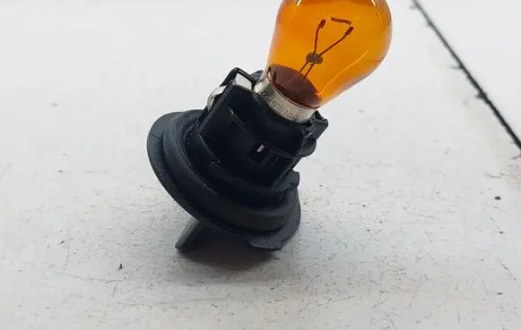 BMW X1 F48 F49 Front indicator light PY21W