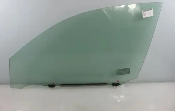 Toyota RAV 4 (XA30) Front door window glass four-door 