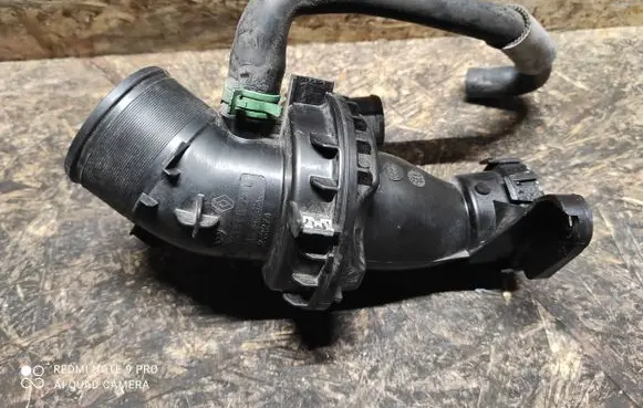 Renault Kadjar Turbo air intake inlet pipe/hose 165761844R