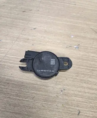 Mercedes-Benz GLC C254 Parking PDC sensor speaker A0008220100