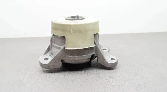 Mercedes-Benz GLC X253 C253 Engine mount bracket