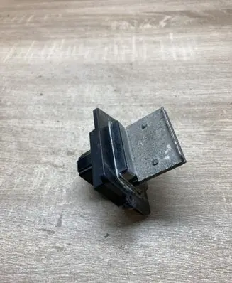 Mazda 626 Heater blower motor/fan resistor HB151GA5RA